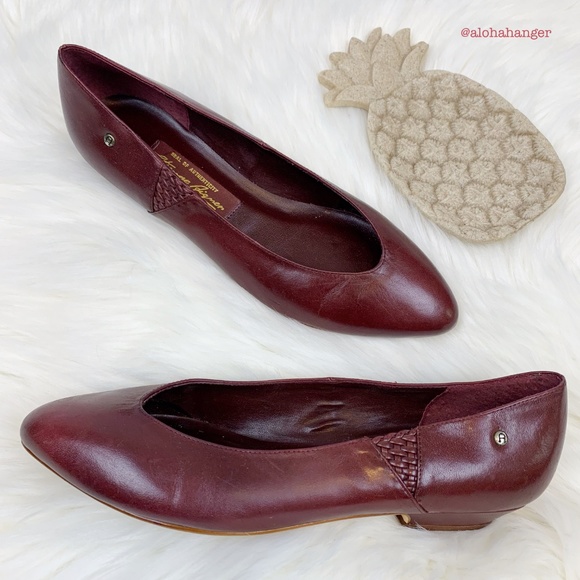 Etienne Aigner Shoes - Etienne Aigner Vintage Oxblood Leather Flats Women’s Size 7 M Pointed Toe Kitten